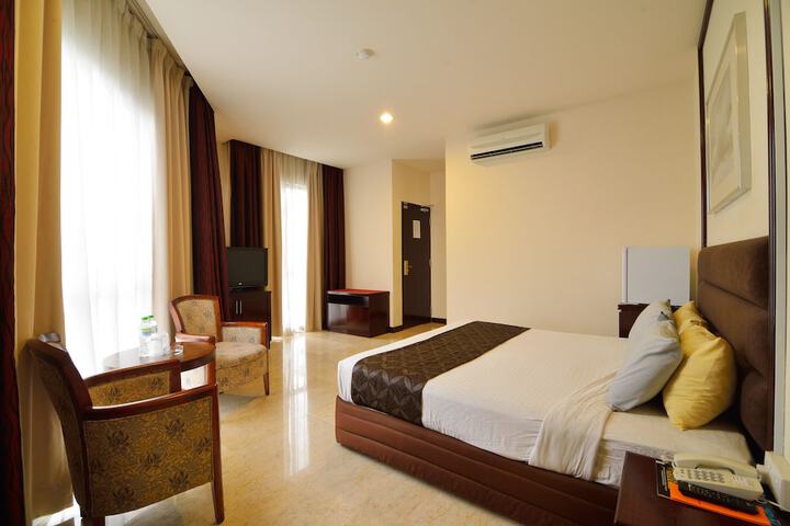 Room 7 of 19