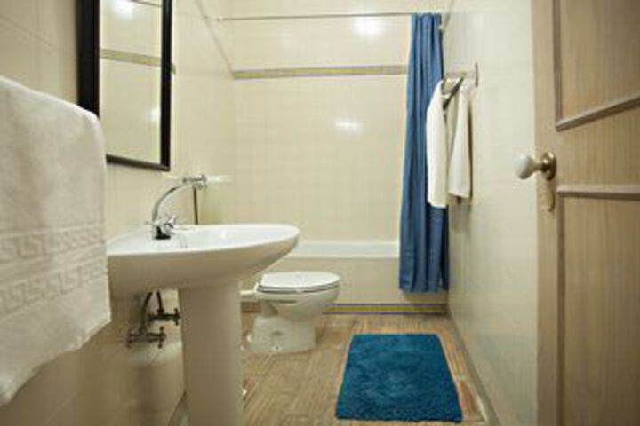 Room 6 of 25