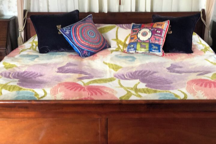 Room 9 of 32