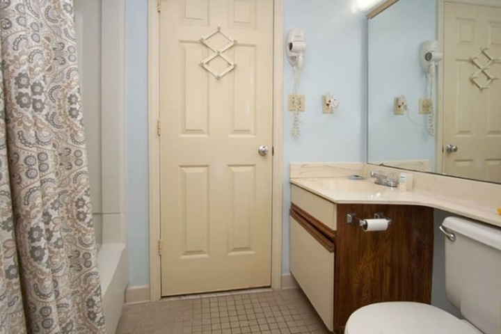 Room 22 of 38