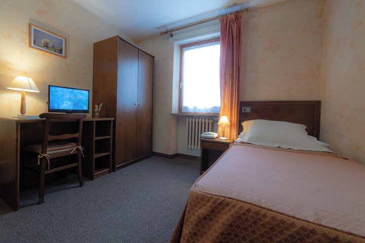 Room 23 of 75