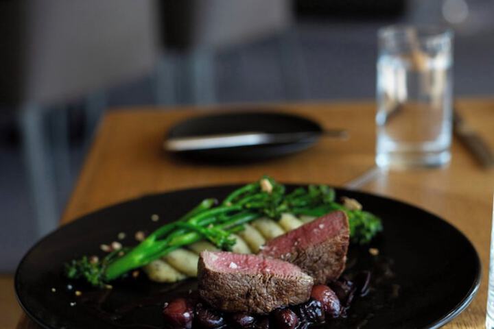Dining 73 of 111