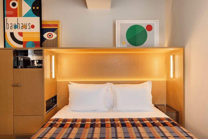 Room 14 of 34