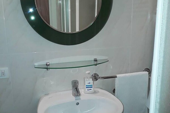 Room 14 of 21