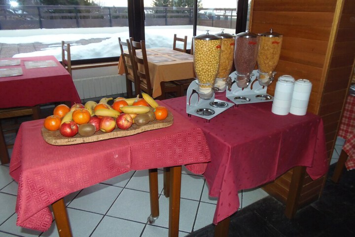 Breakfast/Coffee Service 36 of 52