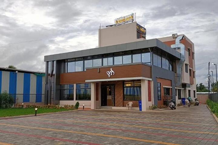 Exterior of Hotel Veeratn