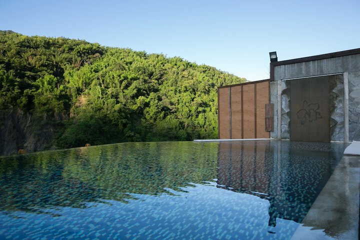 Pool Hotel