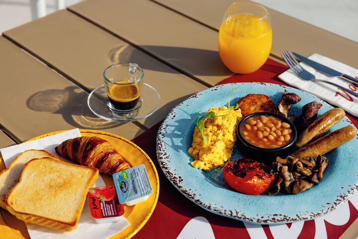 Breakfast/Coffee Service 43 of 46