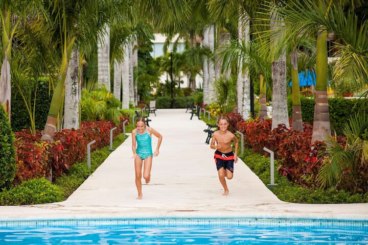 Hotel with Pool