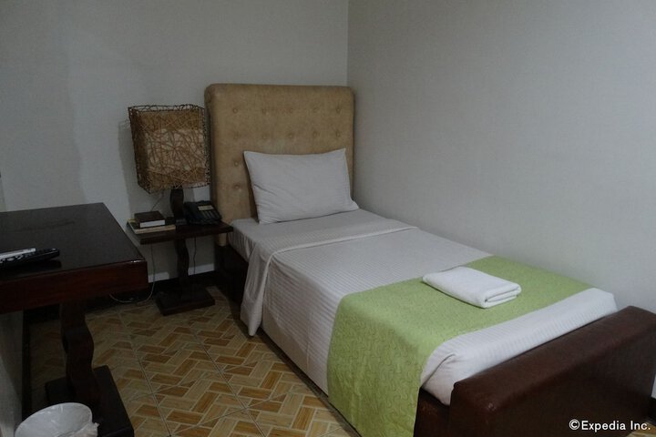 Room 17 of 46