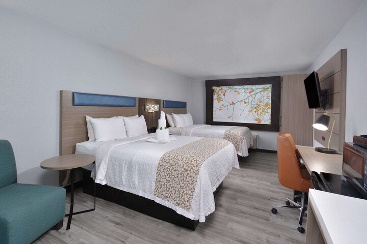 2 Queen Beds (27 of 38)
