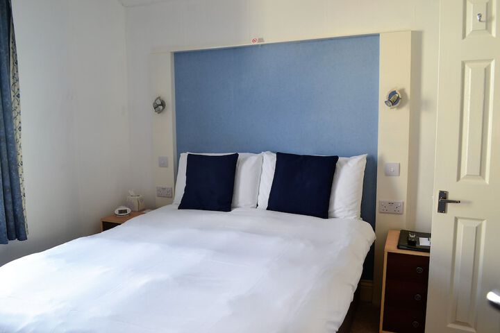 Room 3 of 59