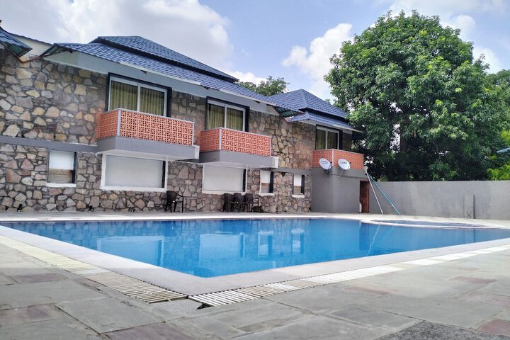 Pool 30 of 62