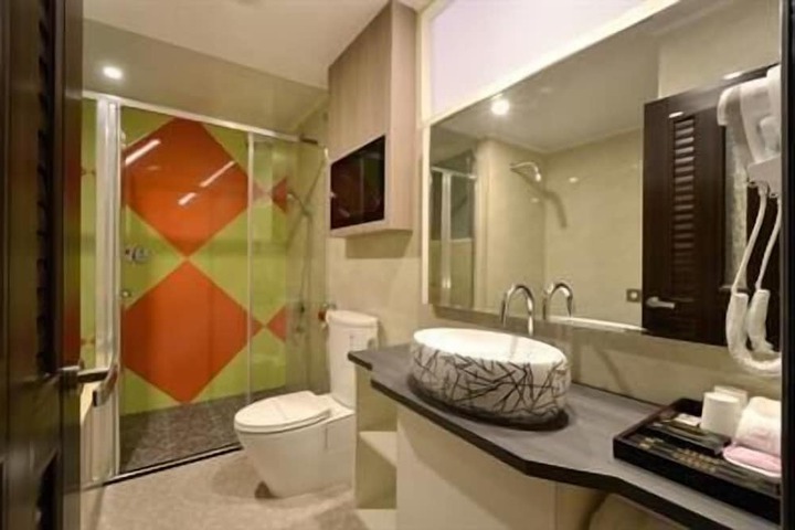 Room 20 of 28