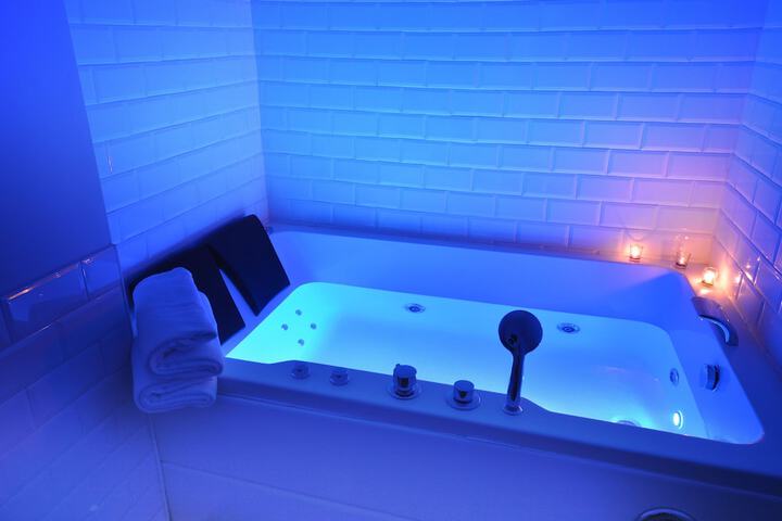 Hot Tub 49 of 79
