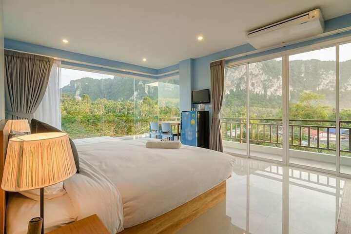 Room 21 of 36