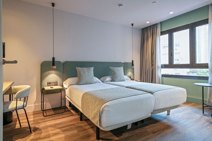 Room 32 of 71