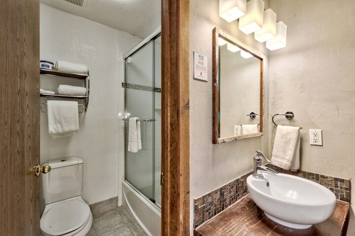Room 18 of 26