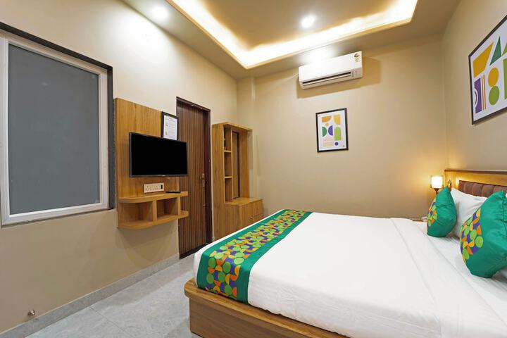 Room 10 of 31