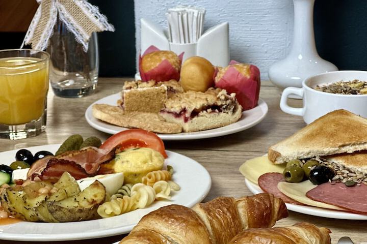 Breakfast/Coffee Service 76 of 82