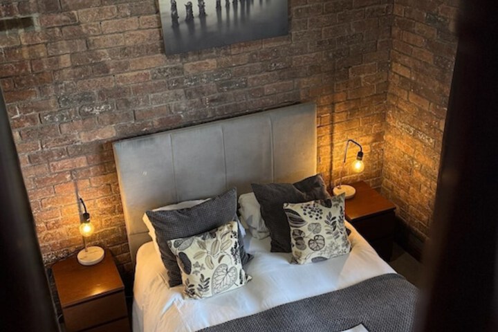 Room 12 of 26