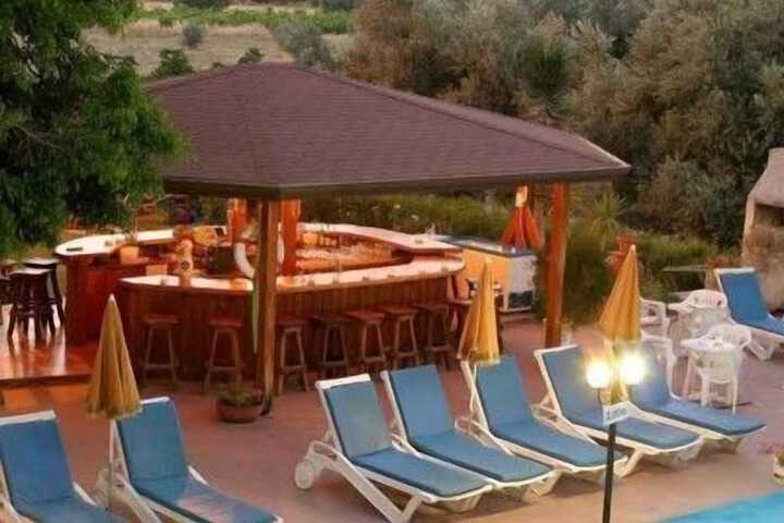 Sundeck 19 of 20