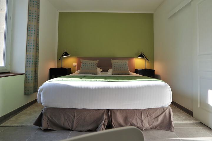Room 7 of 35