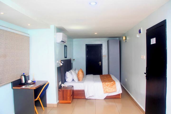 Room 11 of 21