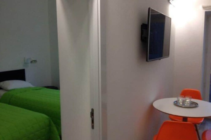 Room 10 of 63