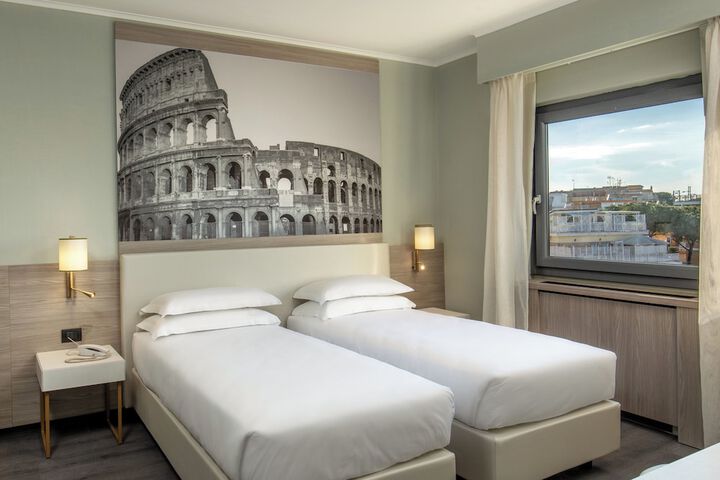 Room 33 of 70