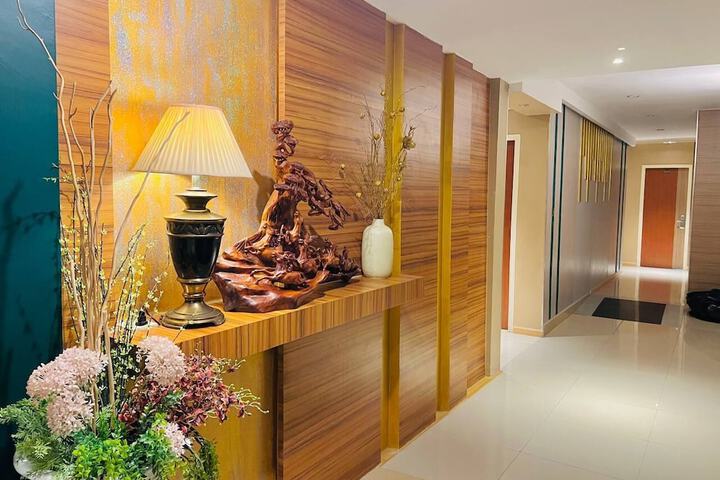 Ballroom/Hall 33 of 46