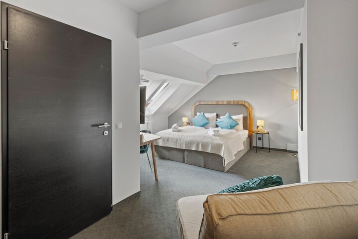 Room 35 of 62