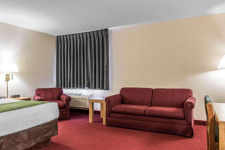 1 King Bed (8 of 12)