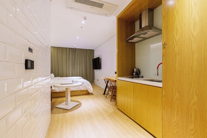 Room 19 of 95