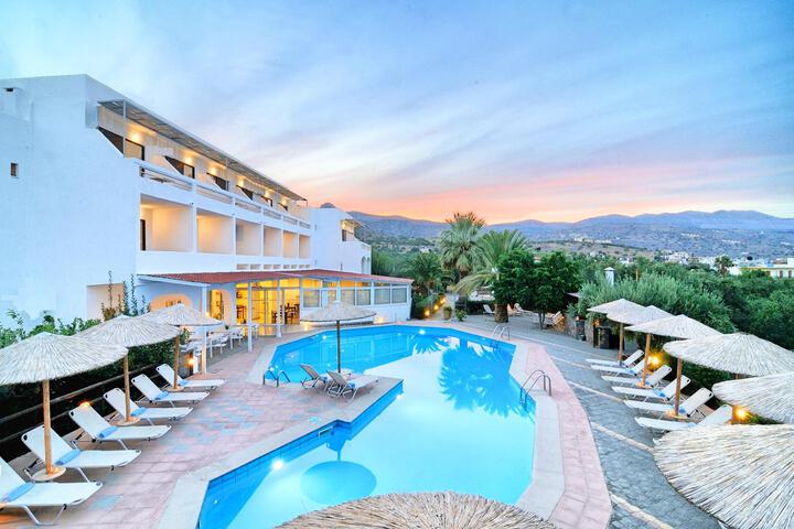 Pools & Facilities