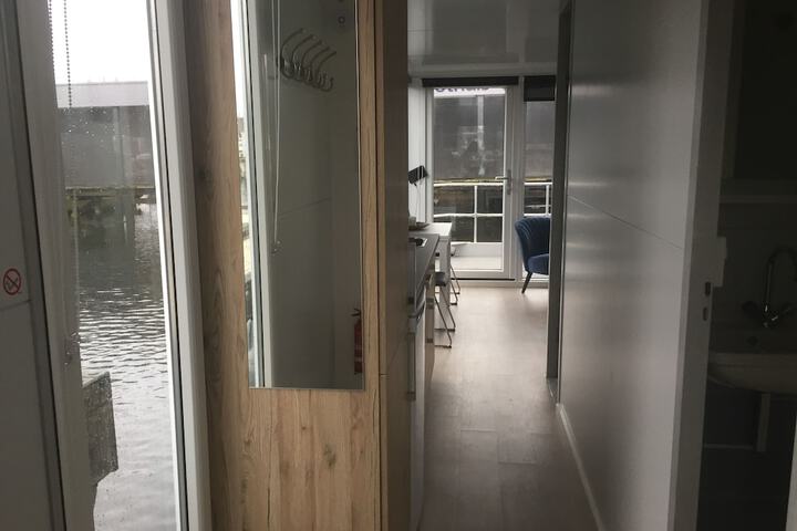 Room 18 of 50