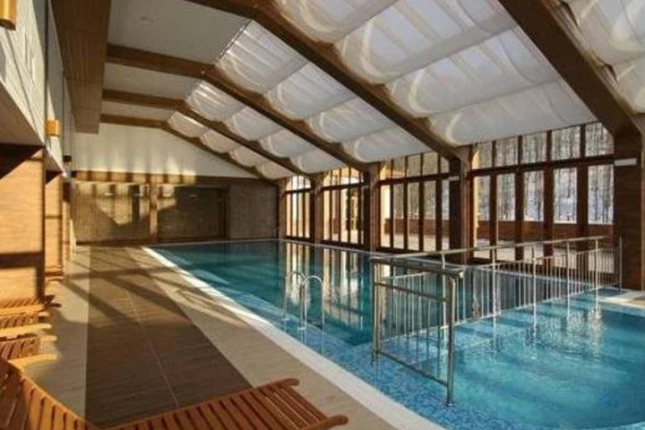 Pool 14 of 20