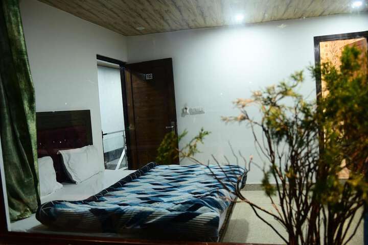 Aatithi Hotel by GRB