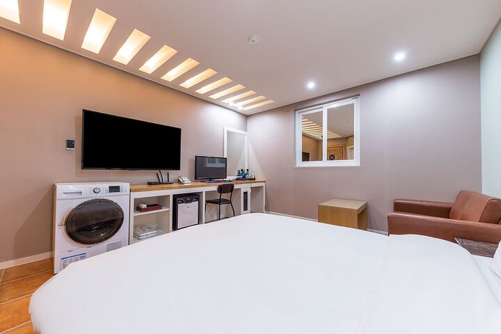 Room 14 of 63