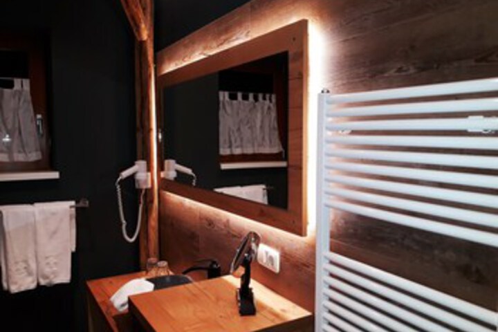 Room 4 of 41