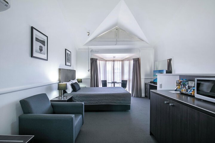 Room 7 of 38