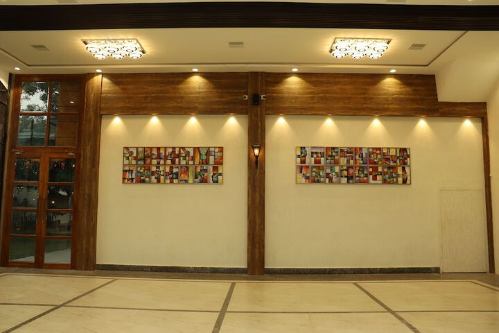 Ballroom/Hall 19 of 38