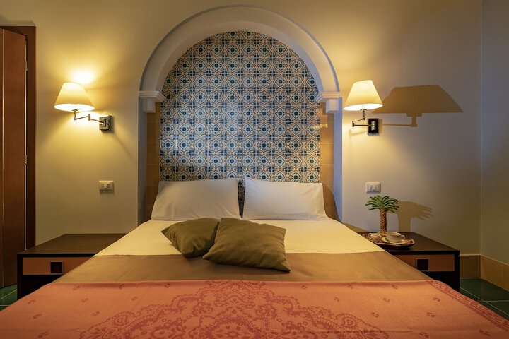 Room 6 of 48