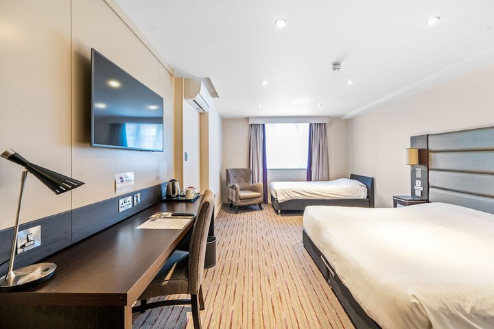 Room 10 of 49