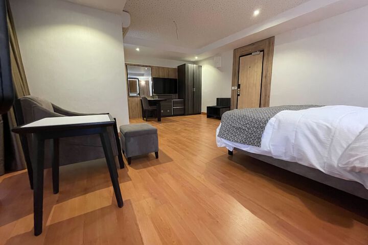 Room 18 of 35