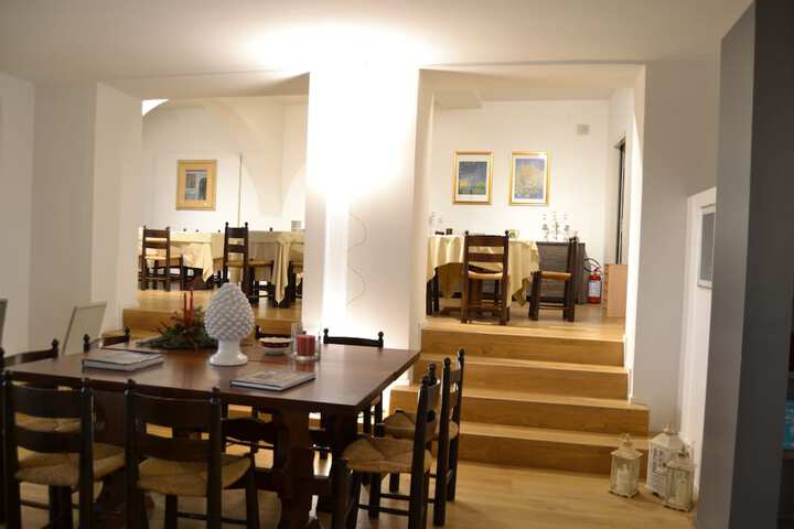 Dining 79 of 93
