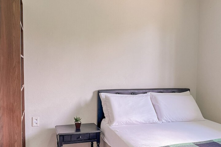 Room 26 of 97