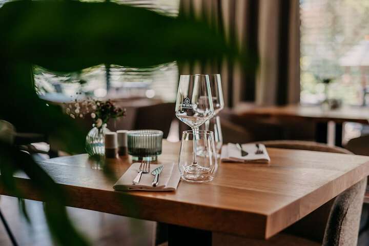 Dining 64 of 103