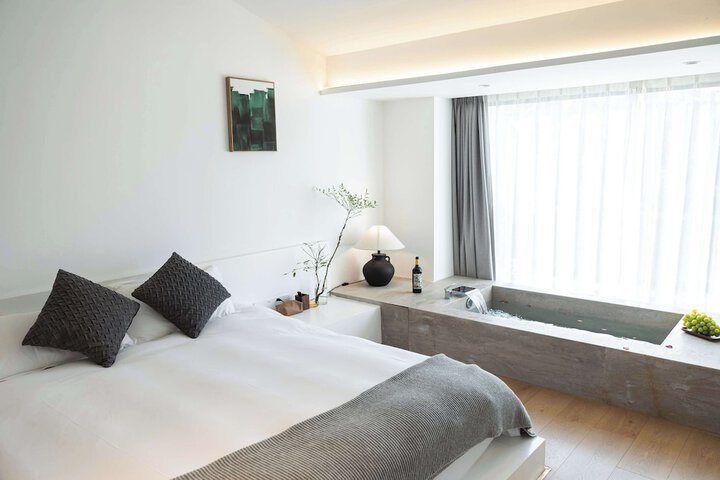 Room 44 of 125