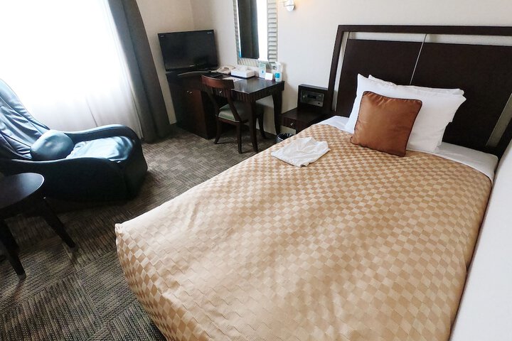 Room 14 of 66